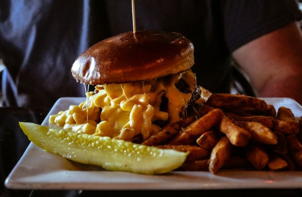 Top endroits pour savourer burgers et poutine à Annecy